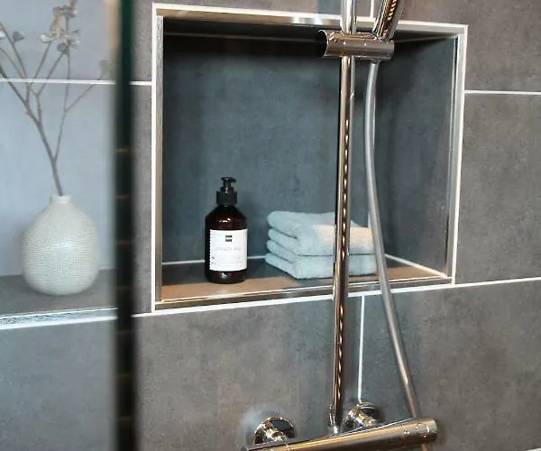 Junior The Backyard Tby 01 Apartment